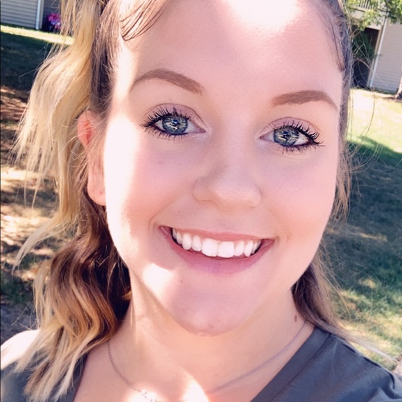 Meet your Posher, Bethany - Picture 3 of 6